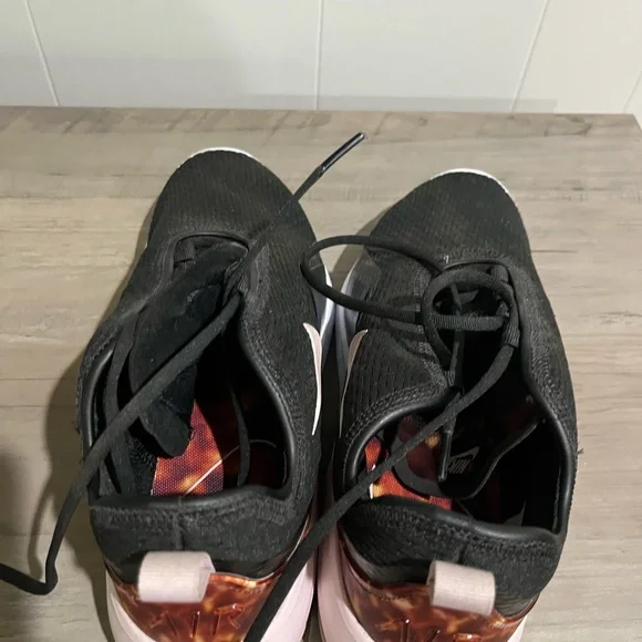 Nike Air black and pink. Size 8.5. - Picture 4 of 5